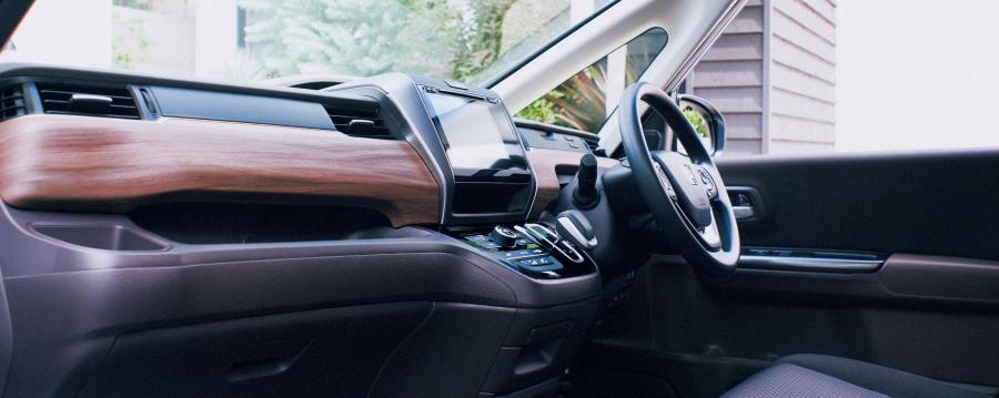Торпедо Honda Freed Hybrid 2019 года  (фото 5 из 8)